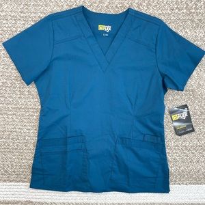 NWT WonderWink V-neck scrub top - size S